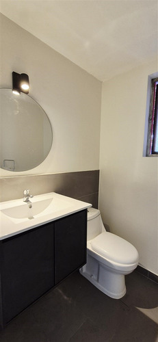 Casa En Arriendo 3 Dorm 2 Baños- Los Domínicos- Las Condes