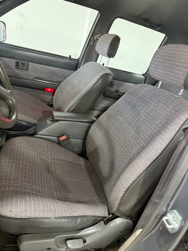 Vendo Hilux Sr5 2.8full Modelo 2000