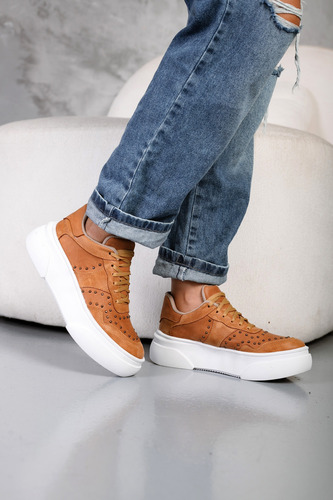 Zapatillas Mujer Urbanas Cuero Plataforma Tachas Moda Cazzu