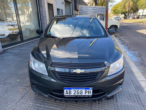 Imagen 2 de 12 de Chevrolet Onix 2017 1.4 Joy Ls + 98cv
