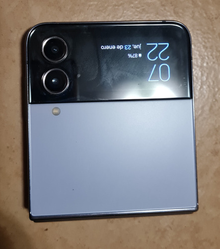 Samsung Galaxy Z Flip4 5g 5g Dual Sim 256 , Con Detalle En Pantalla Gb Azul 8 Gb Ram (Usado)