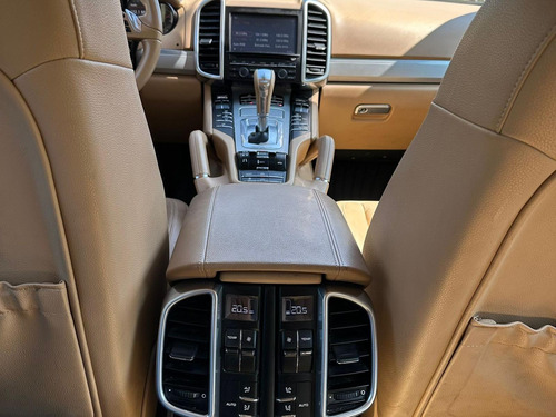 Porsche Cayenne V6 E2