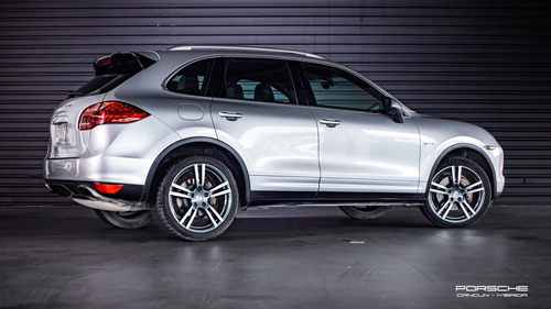 Porsche Cayenne 4.8 V8 Tiptronic S Hybrid At
