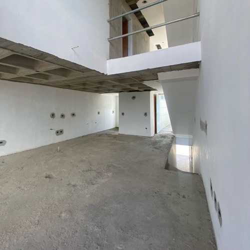 Town House En Venta - Urb. Los Naranjos