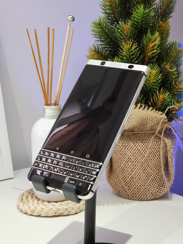 Blackberry Keyone 32 Gb Negro/plata 3 Gb Ram Libre 0km Gris Claro