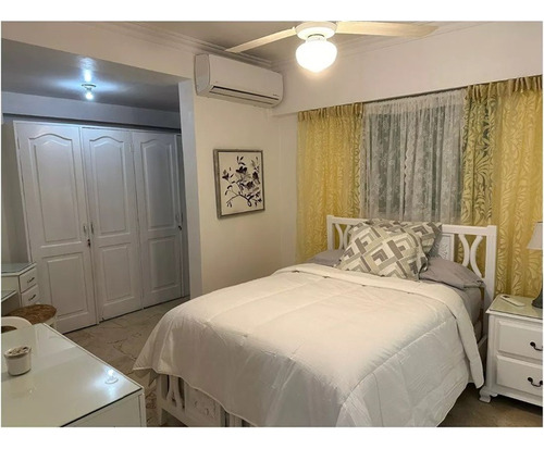 Alquilo Apto Amueblado En Gazcue, 2 Habs., 140 Mts.2, Balcon, 5to Piso, Torre Hilda Maria