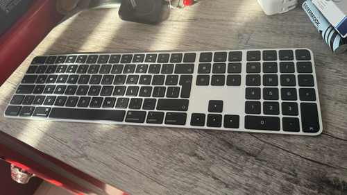 Apple Magic Keyboard Plata Y Negro Español