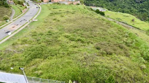 Venta De Terreno En El Solar Del Hatillo Proyecto Habitacional