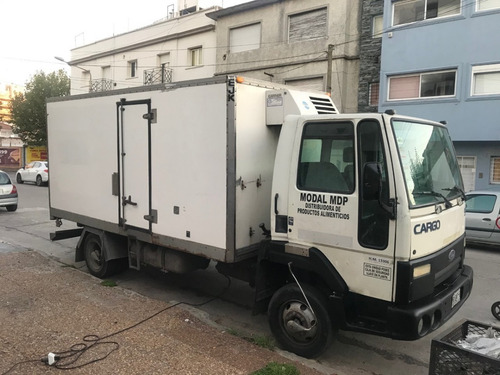 Camion Ford Cargo 915e 2007