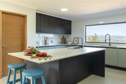 Rilan - Tey, Estupenda Casa En Venta De 6 Dorm. Castro