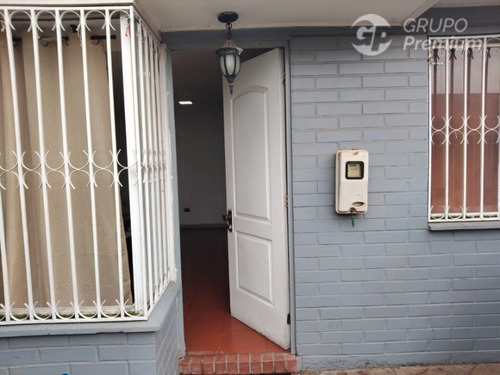 Acogedora Casa De 2 Dorm. Y 2b En En Venta En Maipú