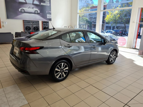 Imagen 3 de 25 de New Versa Advance Manual 2022