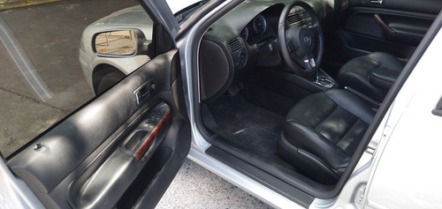 Volkswagen Bora 1.8 Highline T Tiptronic Cuero 2012