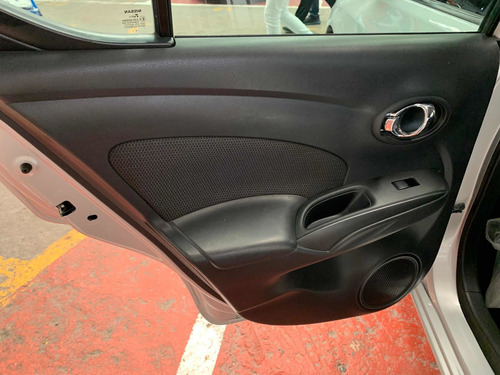 Imagen 7 de 13 de Nissan Versa 1.6 Advance Std 5 Vel Ac 2013