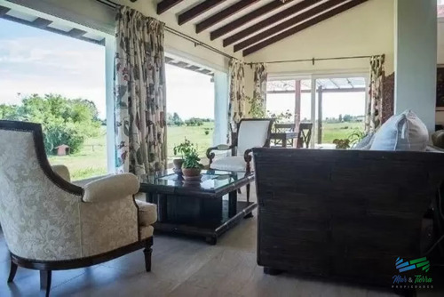 Excepcional Casa De Campo, Ideal Para Vivir Todo El Año, Costa De Arroyo Y A 30 Minutos De Punta