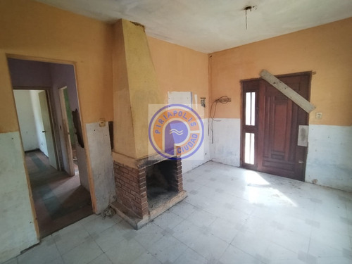 1111-33 Casa A Reciclar En Barrio Country Oportunidad Con Gran Potencial