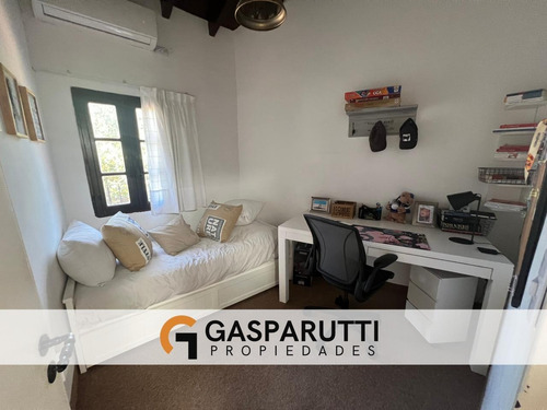 Casa En Venta Con Pileta En Aranjuez! Apto Credito