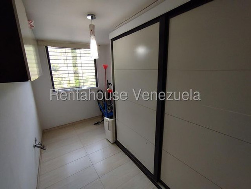 En Alquilar Apartamento En Los Naranjos Humboldt 25-22027 Gf