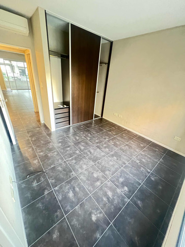 Semipiso Al Frente - Baño Y Toilette - Edificio Moderno.