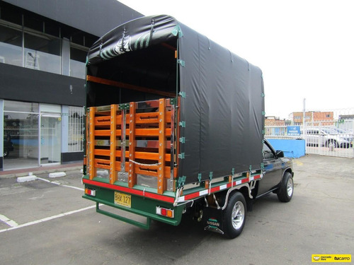Nissan D21 4x2 Estacas