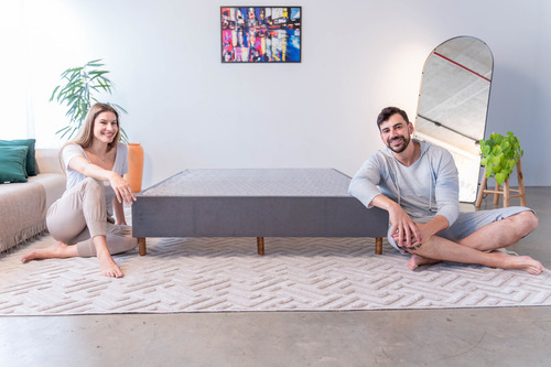 Cama Box Casal 1,38x1,88x0,34 Com 9 Pezinhos De Madeira Cor Cinza