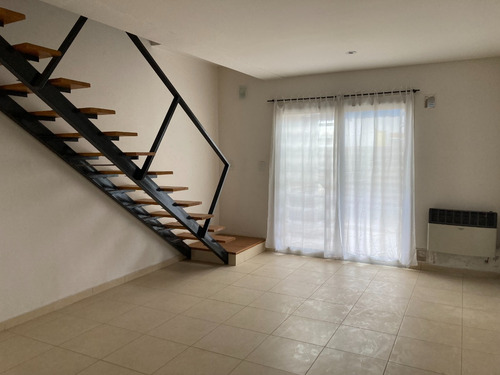 Imagen 2 de 9 de Dúplex En Venta, De 2 Dormitorios | Terra Oro, Fernández Oro