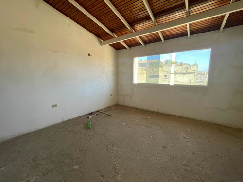 Imagen 16 de 18 de Town House En Venta En Nueva Barcelona El Cr Katuarito E