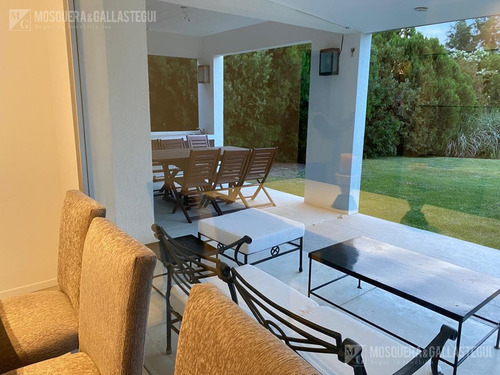 Imagen 27 de 29 de Lindísima Casa Al Golf En San Isidro Labrador