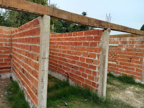 Imagen 8 de 8 de Amplio Lote Con Casa A Terminar, A 4 Cuadras De Ruta 16, Longchamps En Venta!!