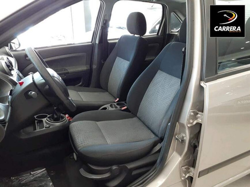 Fiesta 1.6 Rocam Sedan 8v Flex 4p Manual