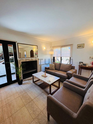 Casa De 5 Dormitorios En Excelente Zona De City Bell