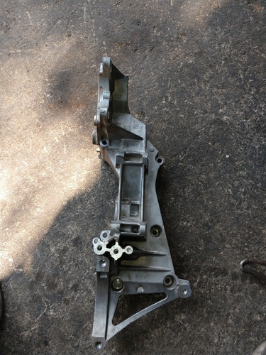 Base De Alternador Y Compresor Jetta Mk6 Motor 2.5 (Usado)