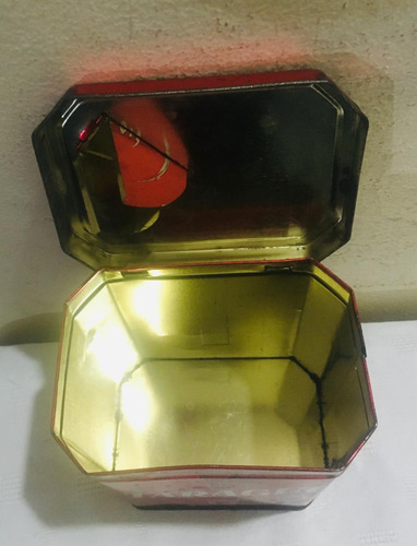 Lata - Yerba Mate - Taragui - C/ Pico Vertedor 250 Grs Vacia Rojo (Usado)
