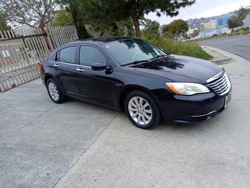 Chrysler 200