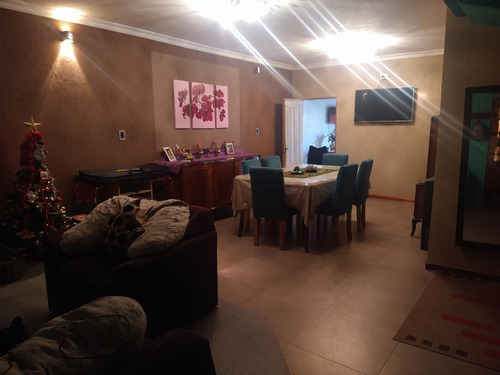 Imagen 4 de 24 de Excelente Casa 4 Amb, Con Garage Pasante!