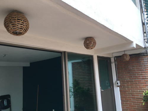 Rento Casa Pequeña,con Ámplia Terraza, Enfrente De Mundo E, Viveros De La Loma,