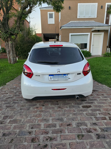 Peugeot 208 1.6 Feline Tiptronic