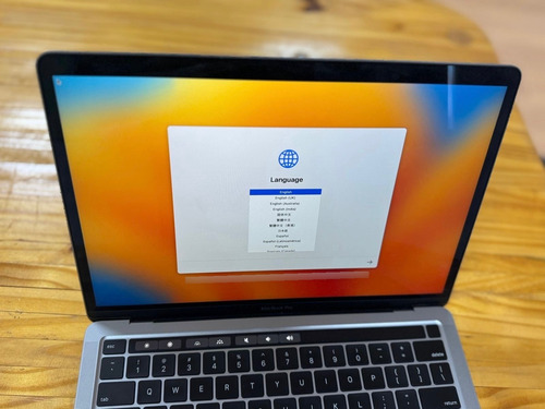 Macbook Pro M2 (2022) 13.6 8gb 256gb Cinza-espacial Cinza (Usado)