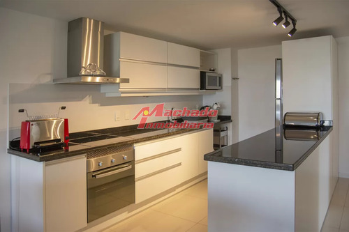 Apartamento En Venta En Torre Esmeralda De 3 Dormitorios , En Punta Del Este