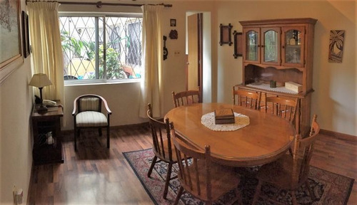 Venta! Casa De 5 Dormitorios Con Patio En Buceo