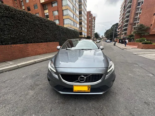 Volvo V40 2.0 T4 Drive-e R-design