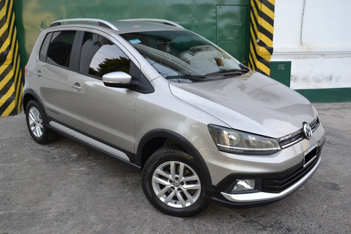 Imagen 10 de 25 de Volkswagen Crossfox 2015 Msi 16v Caja 6 Vel - 1° Dueño -