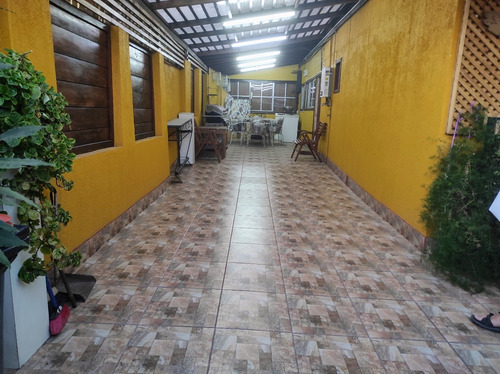 Hermosa Y Amplia Casa 4 Dorm , 3 Baños Av. Argentina Maipú