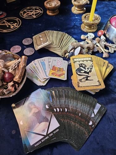 Consulta Com Ossos E Tarot