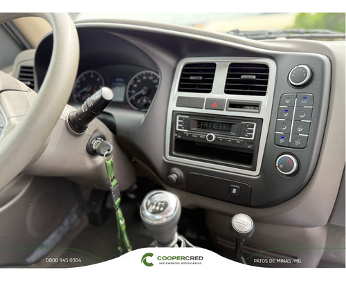 Hyundai Hr 24/25 Branca Com Carroceria Facchni