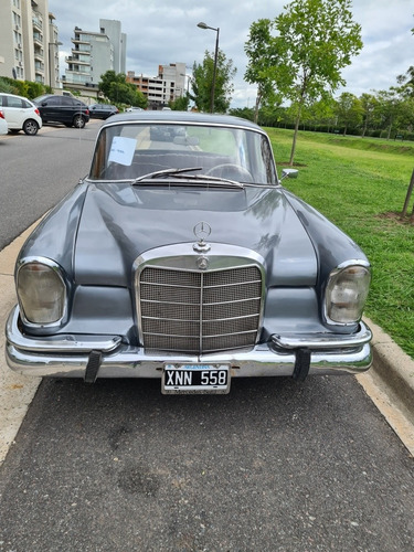 Mercedes Benz 220s