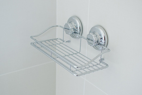 Imagem 3 de 3 de Porta Shampoo Sabonete Objetos Aço Inox C/ Ventosa Avi/po