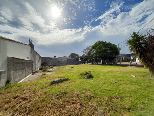 Oportunidad Única: Terreno De 440 Metros Cuadrados En Esquina Las Piedras