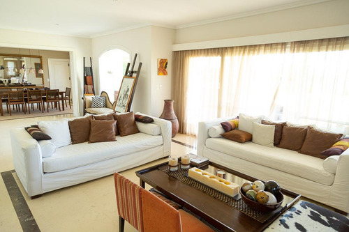 Venta Casa 5 Ambientes El Golf Nordelta Con Excepcional Vista Al Golf