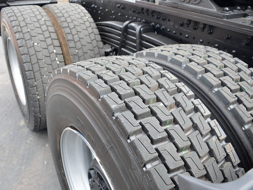 Vw 33460 6x4 2022 Ent De R$ 200.000.00 + 36x R$ 7.350.00